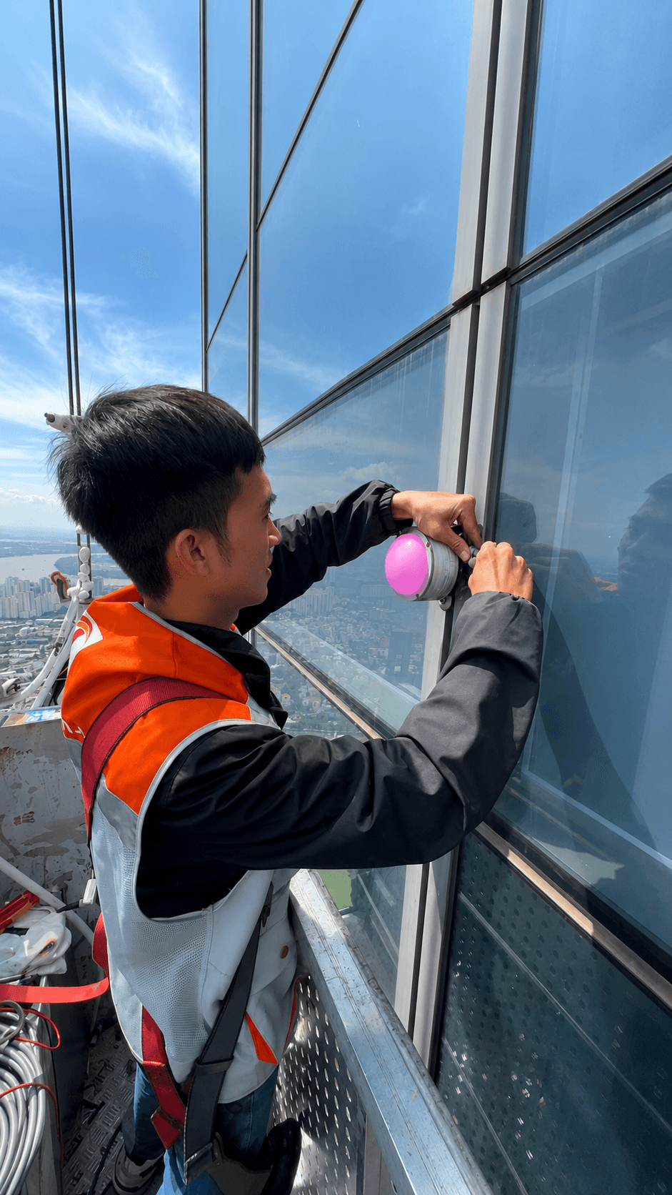 Hệ thống LED facade Landmark 81 — toàn cảnh thi công