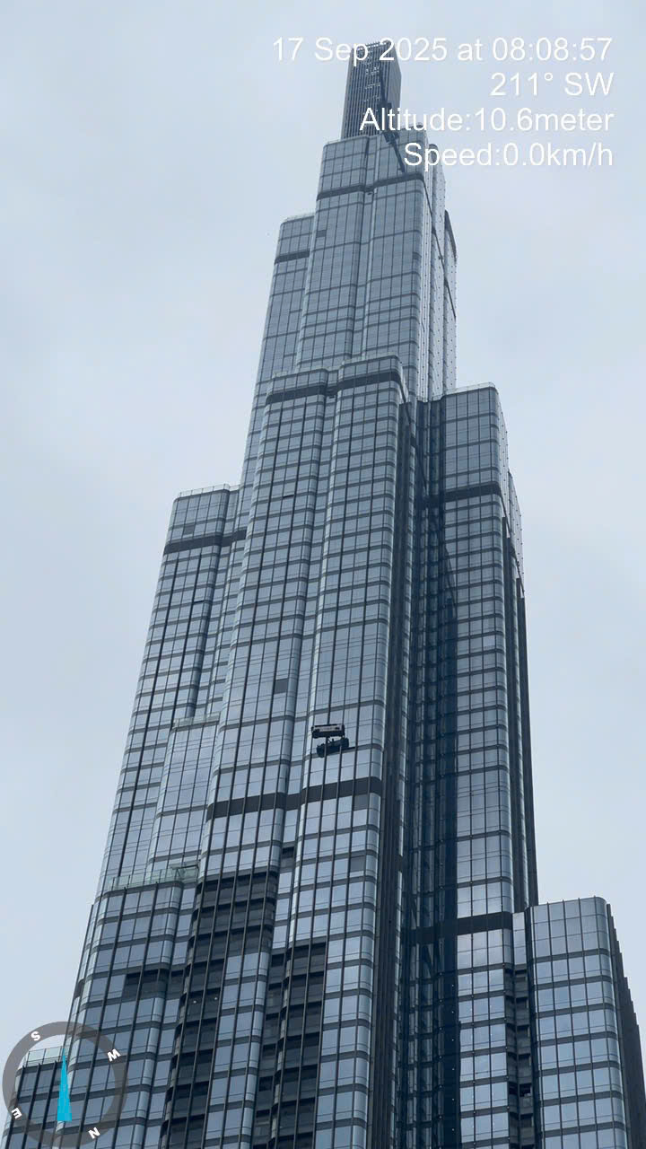 thi cong he thong chieu sang mat ngoai toa nha landmark 81